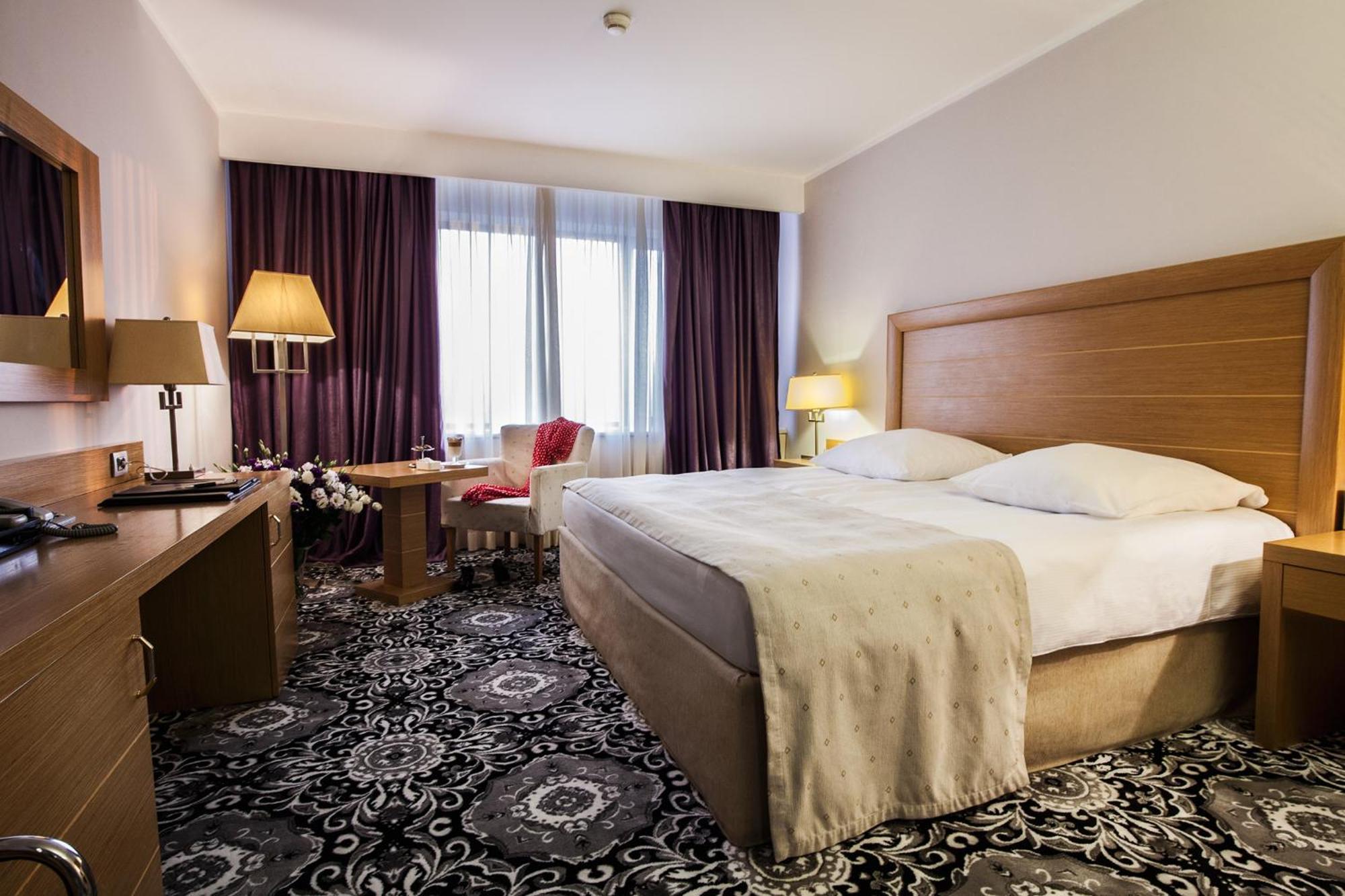 Deluxe King Room,537484374:JPEG